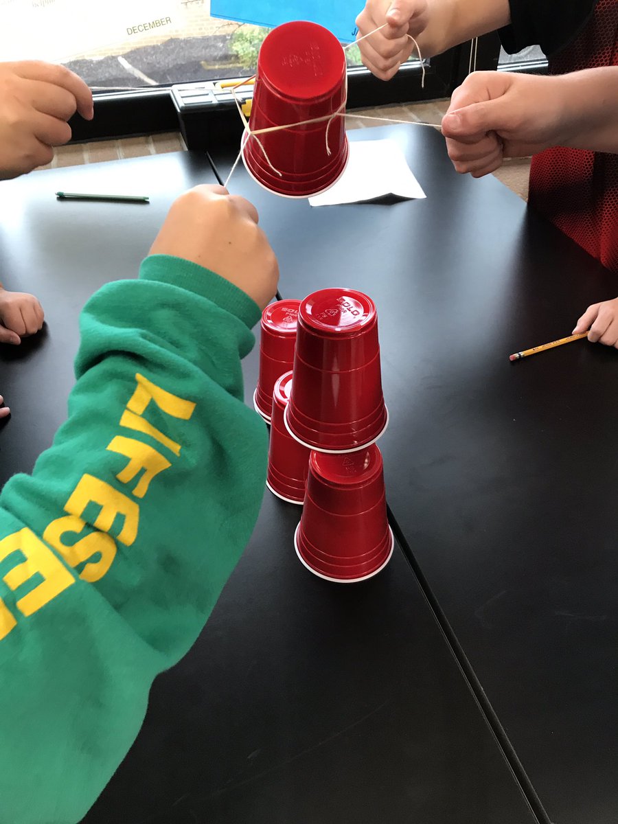 ShannaLonsberry's tweet photo. Ss putting their communication and teamwork skills to work! #6gold #workitout #failforward https://t.co/fBGXQC9GNg