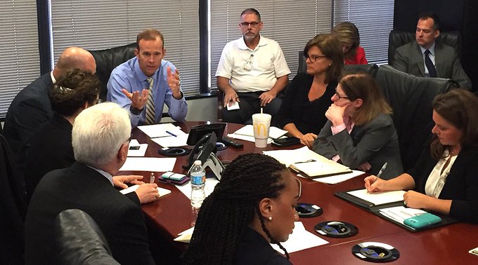 DHY7GV1XcAU1VRw.jpg:small