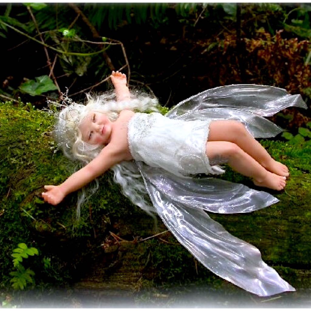Ellenfaeforest's tweet photo. #462 White Frost, #shiverslip #collection #winter #frost #fairy #ellenfaeforest #angeladrake #polymerclay #fairyart #fantasyart #cute #ooak https://t.co/CSlsO2mFwo