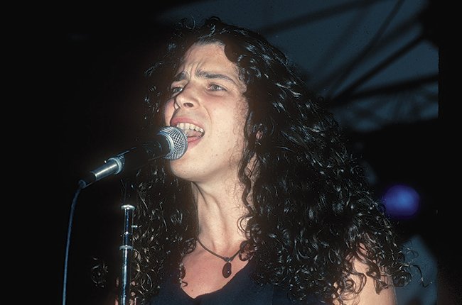 chriscornellfp's tweet photo. Remember, I love you, love you ~ © EddieMalluk, 1989
#ChrisCornell #IAwake https://t.co/JFe72ylyQC