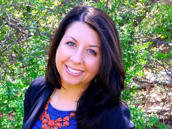 CMarketing_LLC's tweet photo. Hey I'm Alicia! I'm passionate about seeing clients succeed with innovative, creative and custom solutions #CustomMarketingSolutions https://t.co/IumwO9l3Tn