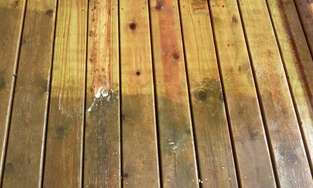 Script__Land's tweet photo. Been powerwashing lately to prepare decks for painting for clients. Perfect weather for it #LakeGeneva https://t.co/F3EcSNC3k6