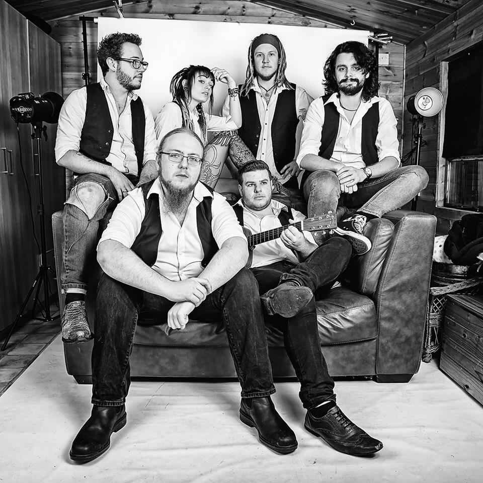 fallingleaffest's tweet photo. #fallingleaffest is on the way! Superb bands, beer and cider over 4 days! #salisburyhour @salisbury_wilts @around_sp1 @blckwtrcnty https://t.co/qCWQIYk4wJ