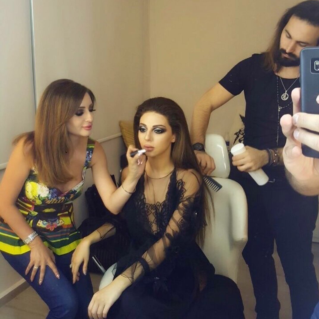 eliebassilofcl's tweet photo. Yo2sof 3omra hal Mimiiiii! Fakkarta bi hal soura 3ala la7za #BassemFeghali!! 🤣🤣🙈🙈
#whichismeshghalat I love Bassoumaaaa!! 😚 https://t.co/hbZaPM3xsj