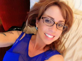 WebcamWomencouk's tweet photo. #RedMostWanted, 44yo #camgirl Curvaceous body, 37G tits, Hazel eyes and Red hair from US. https://t.co/eYcCXa1be7 https://t.co/7hPh3LTP96