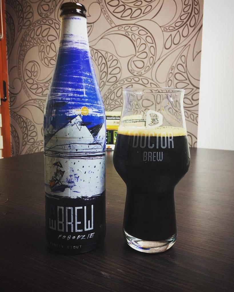 browarq's tweet photo. Winter Stout z browaru wBREW :) #piwo #piwko #piworzemieslnicze #piwnarewolucja #beer #beergeek #beerporn #beergas… https://t.co/TZIL2utFaC https://t.co/pmLor0hRRb