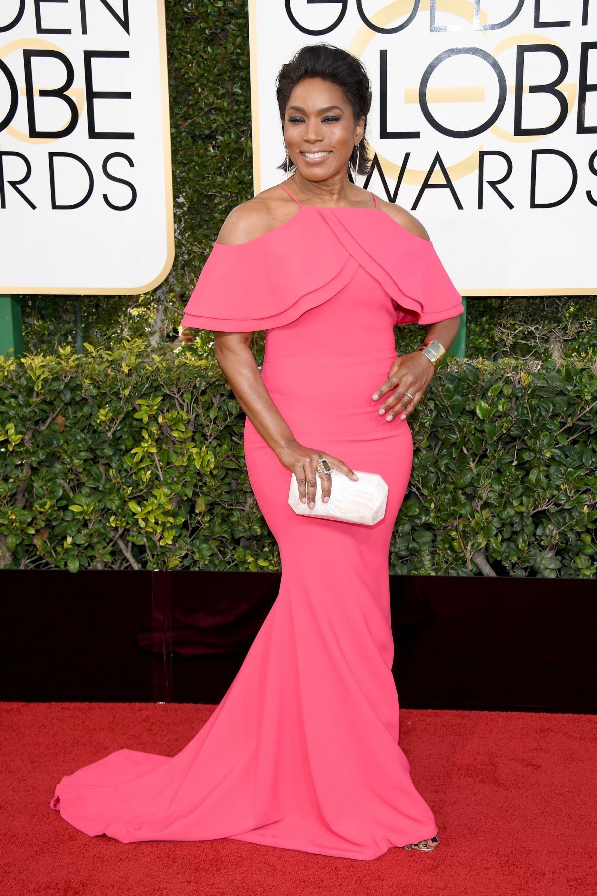She\s 59 ladies and gentlemen   Happy birthday Angela Bassett   