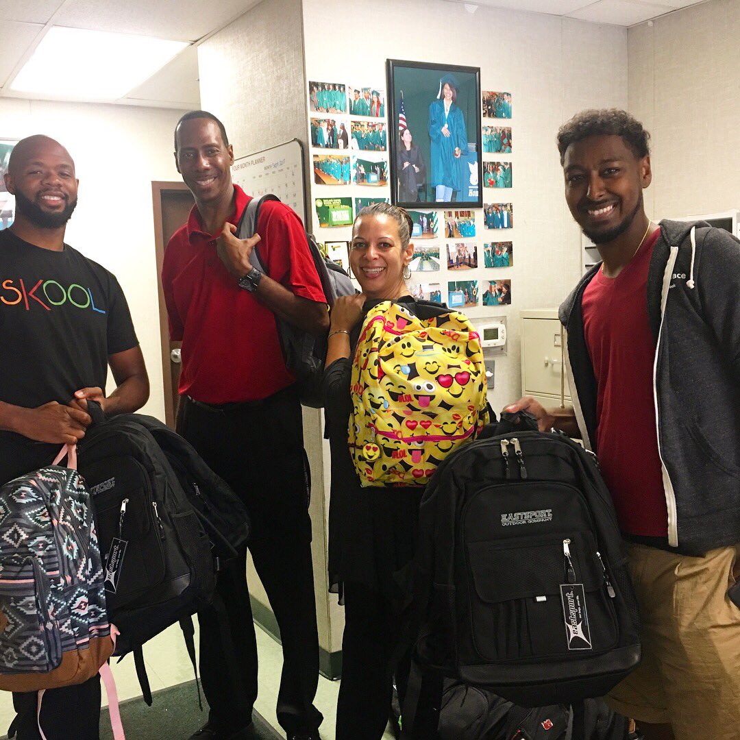 skooliskey's tweet photo. Today, the Skool team participated in the @lyft @OaklandEdFund Backpack Drive for OUSD schools #lyftOakland #edTech #skooliskey #comingSoon https://t.co/yfBglyi8Ie