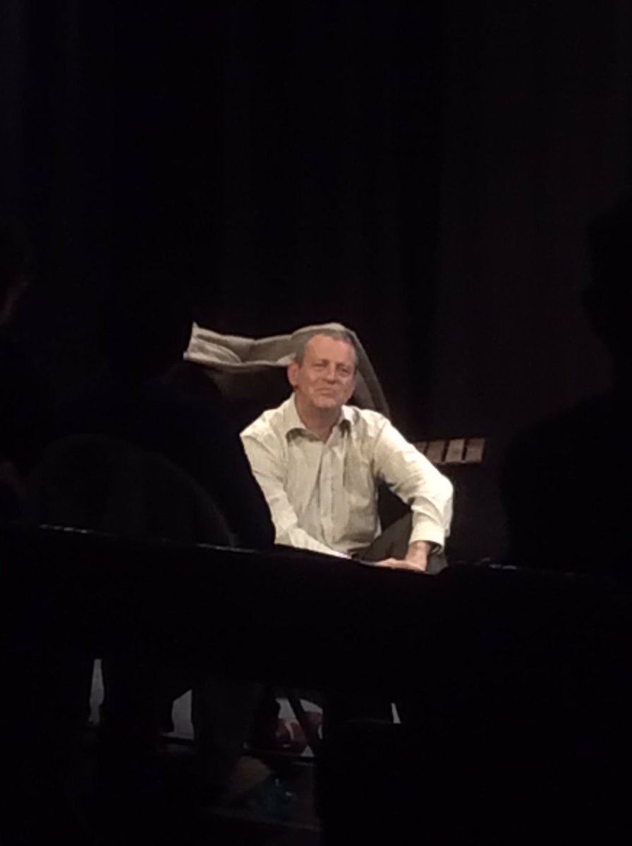 EmptyShoes2017's tweet photo. Third night went well. Audience getting bigger. Thank you everyone who came. I really appreciate your support. Great tech support by Claire. https://t.co/oxy01E41VW