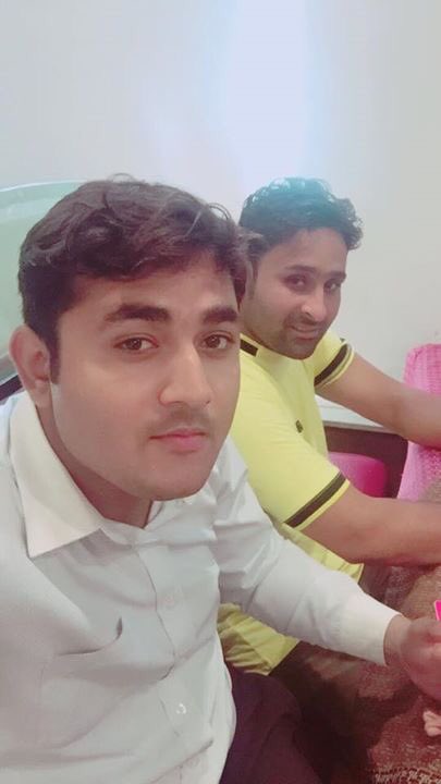 ShoaibPmln's tweet photo. کرے گا قدر زمانا هماری بهی اک دن🌐🤔☺️
بس وفا کی عادت چھوٹ جانے دو 😺❣️❣️
💗#Thanks_Ch_Haris_Rasool💗
😋#Lunch_ https://t.co/pSj1jcQY5W