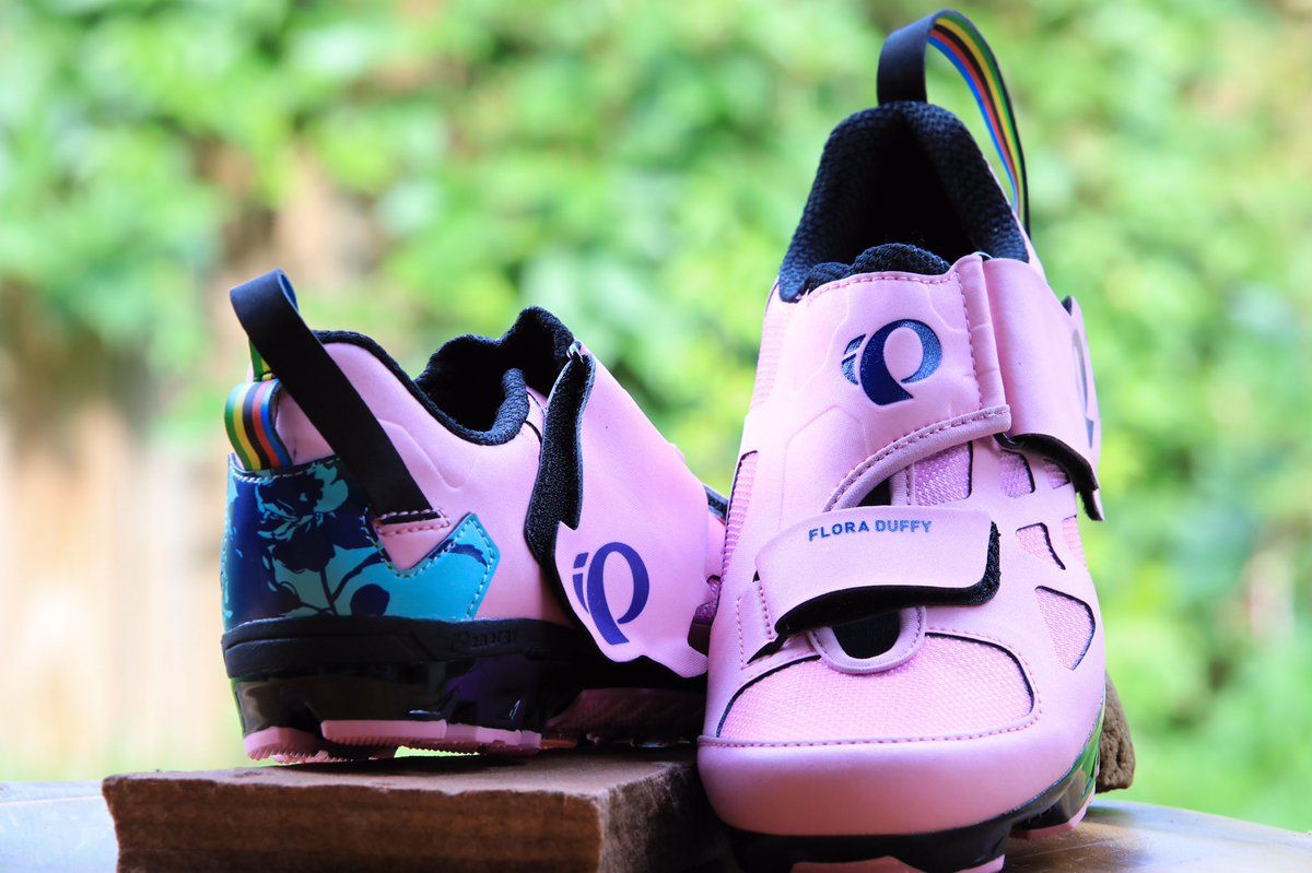 pink mountain bike shoes