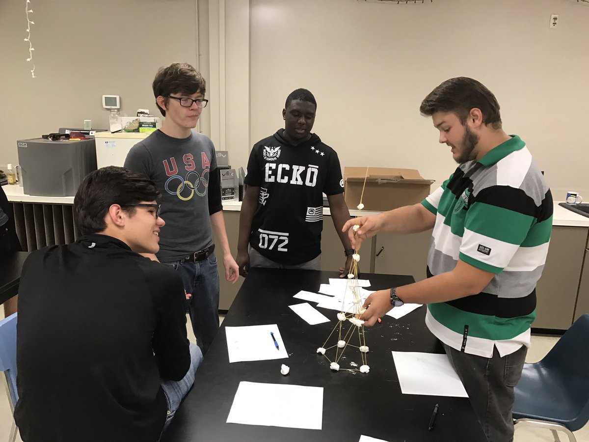 MrCookJPS's tweet photo. Students learning lessons on being creative and working together. @STEMAcademyJHS #caneclassroom https://t.co/uVarEuh9ay