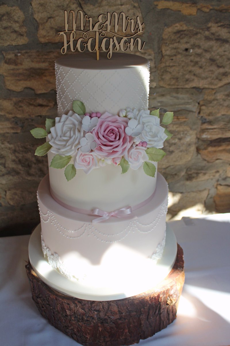 Designer Cake Co tweet media