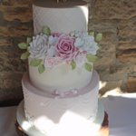 Photo by Designer Cake Co (@designercakeco)
