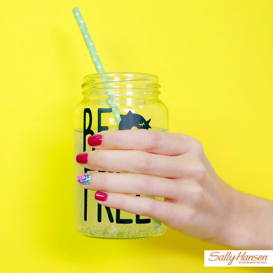 SallyHansen_AR's tweet photo. Brindamos con la colección #FestivalFloral de #MiracleGel 🌺 #SallyHansen https://t.co/P2I3kSZudN