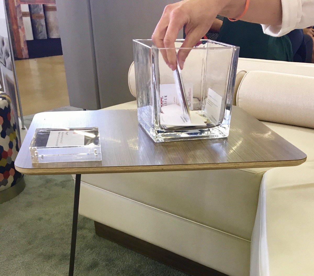 Thank you @METROCONexpo for another great year &amp; congrats to Angela Crum from <a href="/CallisonRTKL/">CallisonRTKL</a> Dallas for winning a custom #move table!