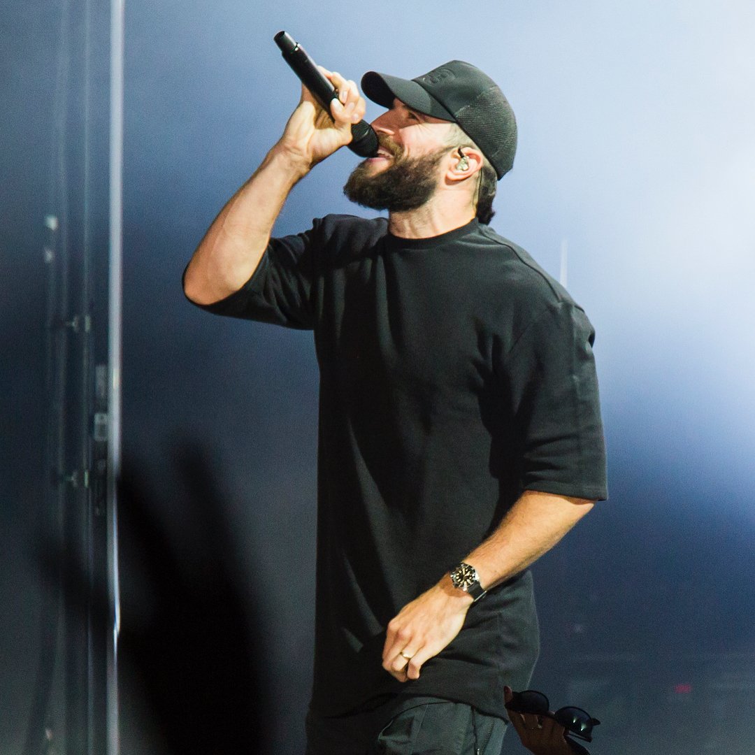TheHunt4SamHunt's tweet photo. When real life kicks you down and you have to sell your @SamHuntMusic tickets because you have a board meeting tonight💔😭😦🙁☹
#MakeADifference https://t.co/djsZ71Qxhv