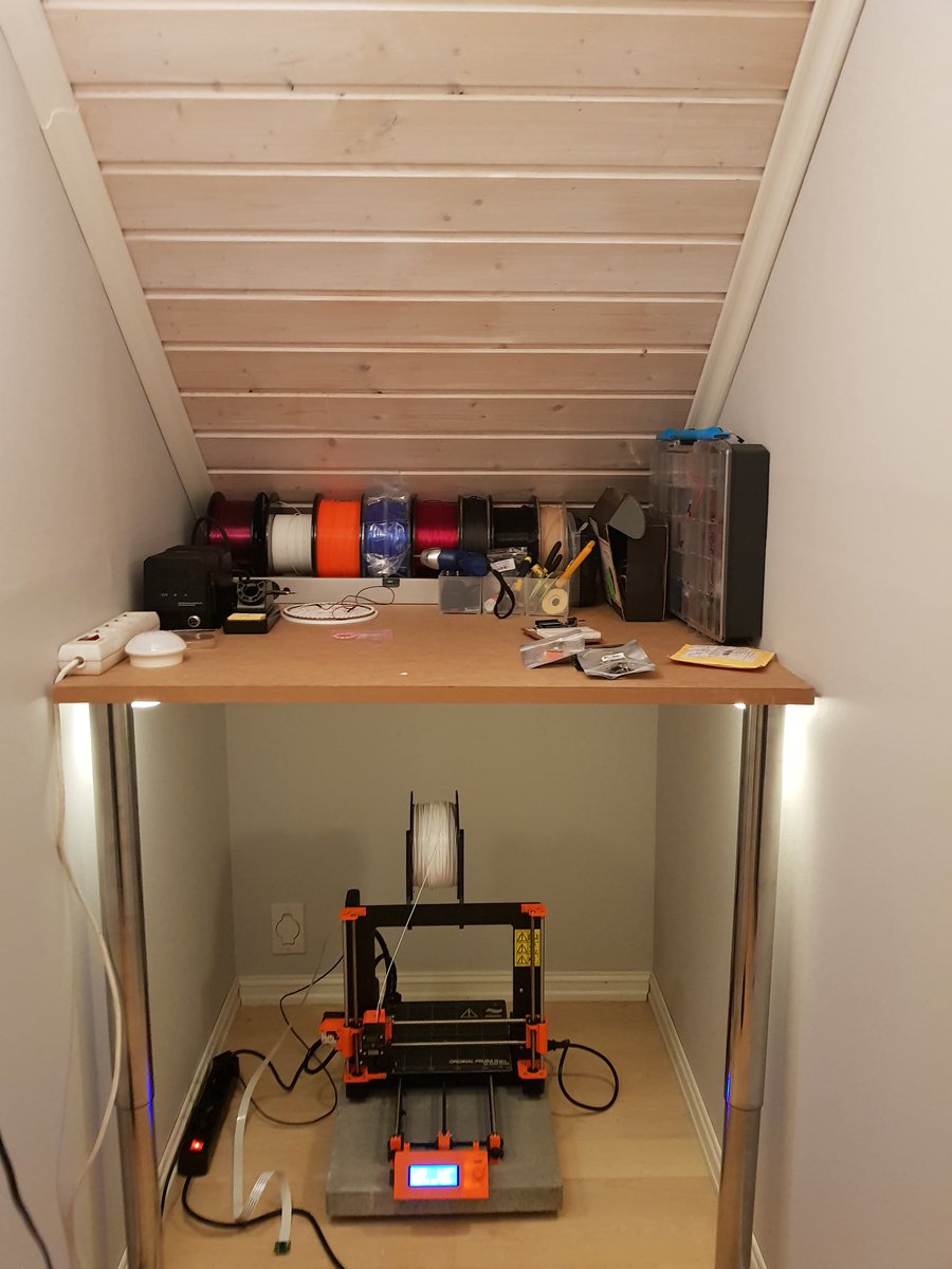d4dy3d's tweet photo. My humble #3dprinting and electronic space version 0.5 ready.  Enclosure for #3dprinter  arriving late august. https://t.co/H61ZJLek7p