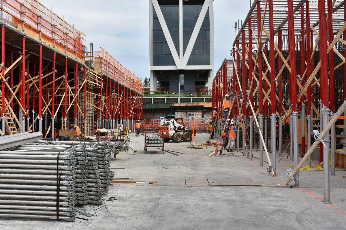 tgnickel1998's tweet photo. Making great progress at #25Kent Avenue—2nd floor formwork for both buildings is in place. #construction #NYC #Brooklyn #Williamsburg https://t.co/1fdczRJBF8