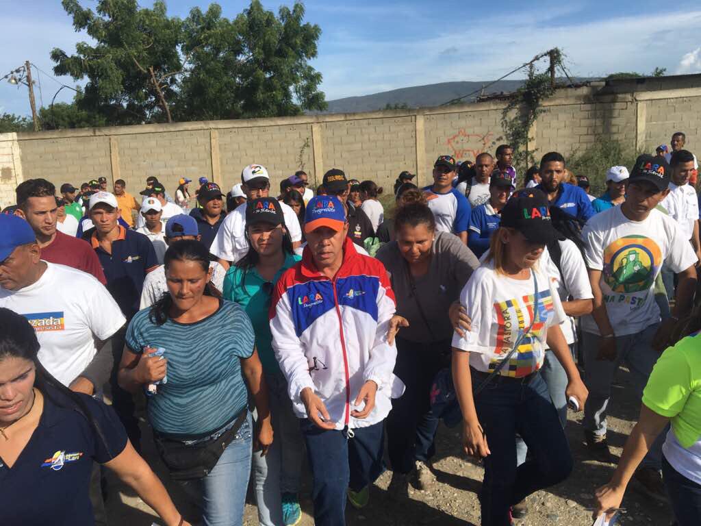 HenriFalconLara's tweet photo. Que no vuelva la oscuridad a #Lara Voto y conciencia para derrotar la maldad #CaminoAlBarrio https://t.co/tKPZ92xIQZ