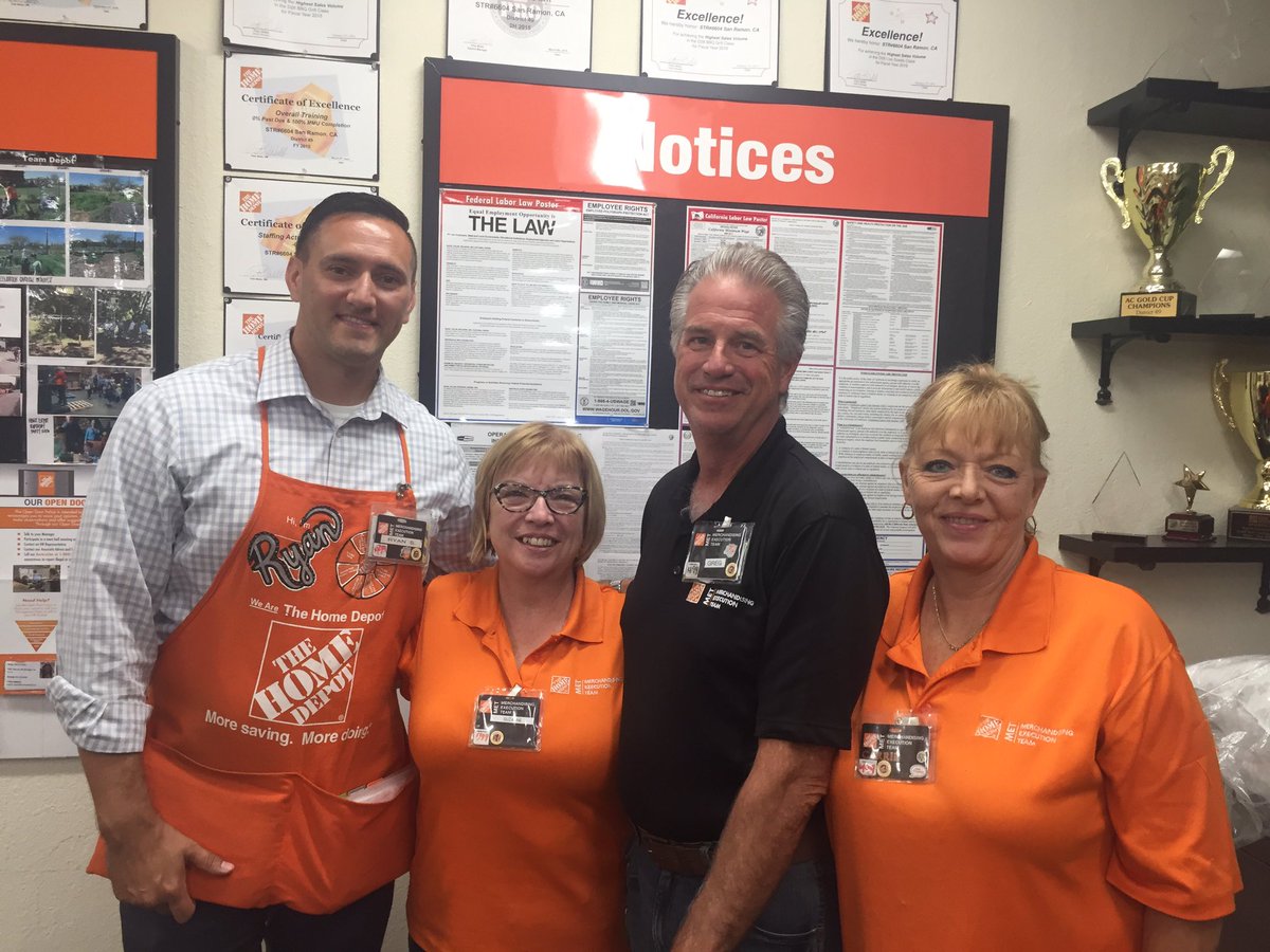Congrats to Carrie, Suzanne and Greg, the latest Milestone recipients at 6604!! #D49MET