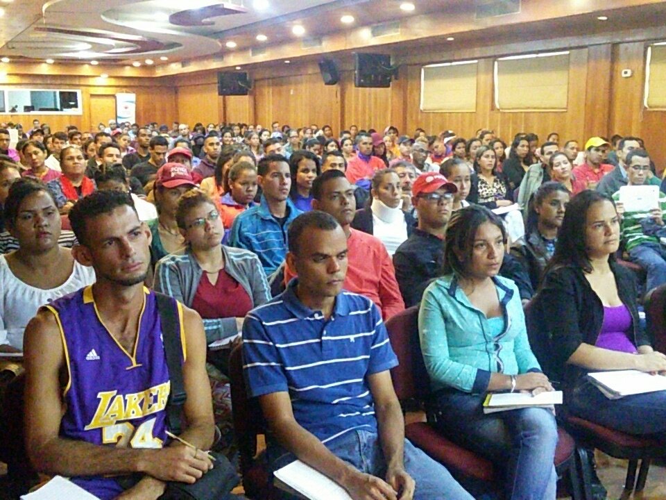 KyraAndrade_27's tweet photo. Sólo en revolución la juventud es protagonista de los procesos históricos que vive nuestra Patria junto al Pdte @NicolasMaduro https://t.co/DKPQckXUIg