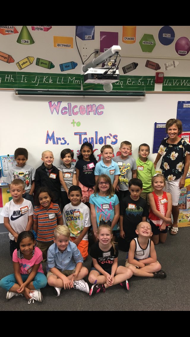 janettaylor84's tweet photo. Looking forward to a great year! #LincPride https://t.co/cBMU9kf9xh