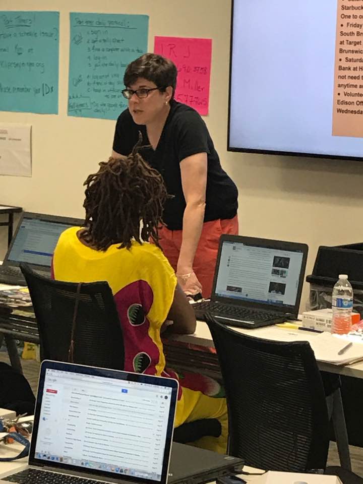 edisonfellows17's tweet photo. Ginger Gold Schnitzer speaking to the @edisonfellows17 Region 11/12 about the importance of contributing to PAC. https://t.co/6o7T1eZocu