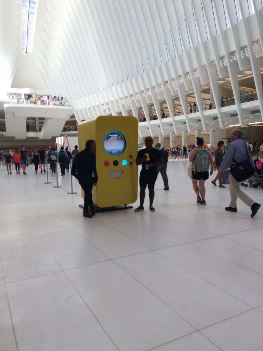 CarissaJaade's tweet image. #Snapbot sighting: Appx. 0 minute wait time to snag a pair of Spectacles @ the World Trade Center. If anyone&apos;s interested.