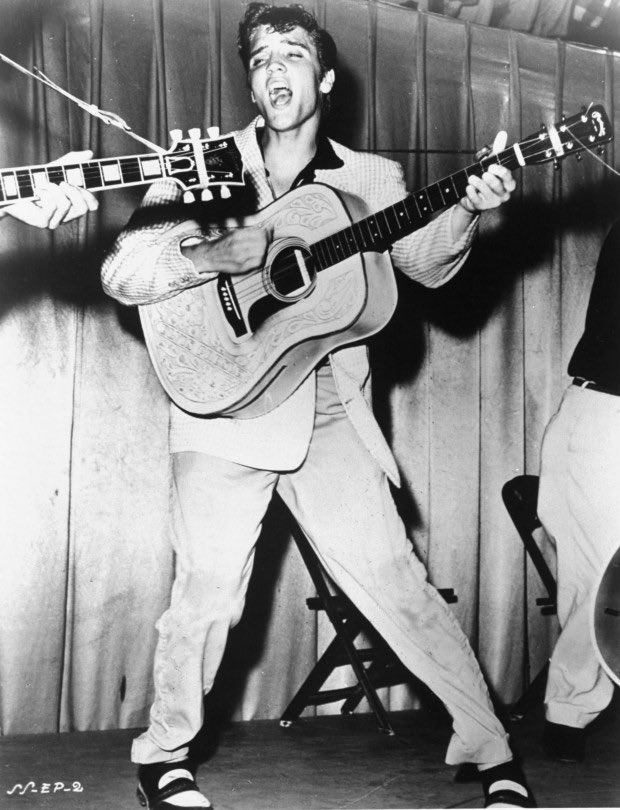 EyeOfTheSouth's tweet photo. I wasn't alive when you were, nor was I when you died. Despite that, you were my first musical love. 40 years gone. RIP, King. https://t.co/1k7j1w0yms