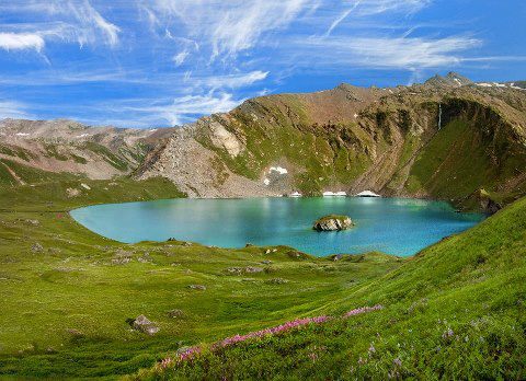 BeerHaripur's tweet photo. #Maheen Lake #Supat Valley #Kaghan Kohistan
goverment needs to look #Kohistan & fix those roads
So we can boost economy, increase jobs https://t.co/MkJyX4gx6k