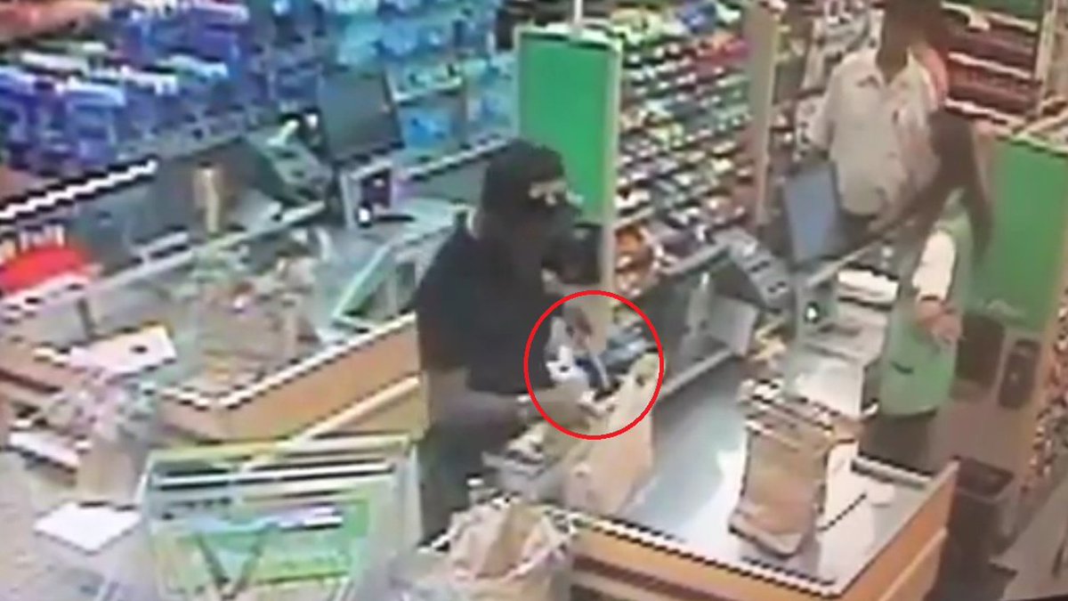 Man buys knife, threatens employees at Miramar Publix bit.ly/2uK2QS3 https://t.co/s0tEt2E7Ng