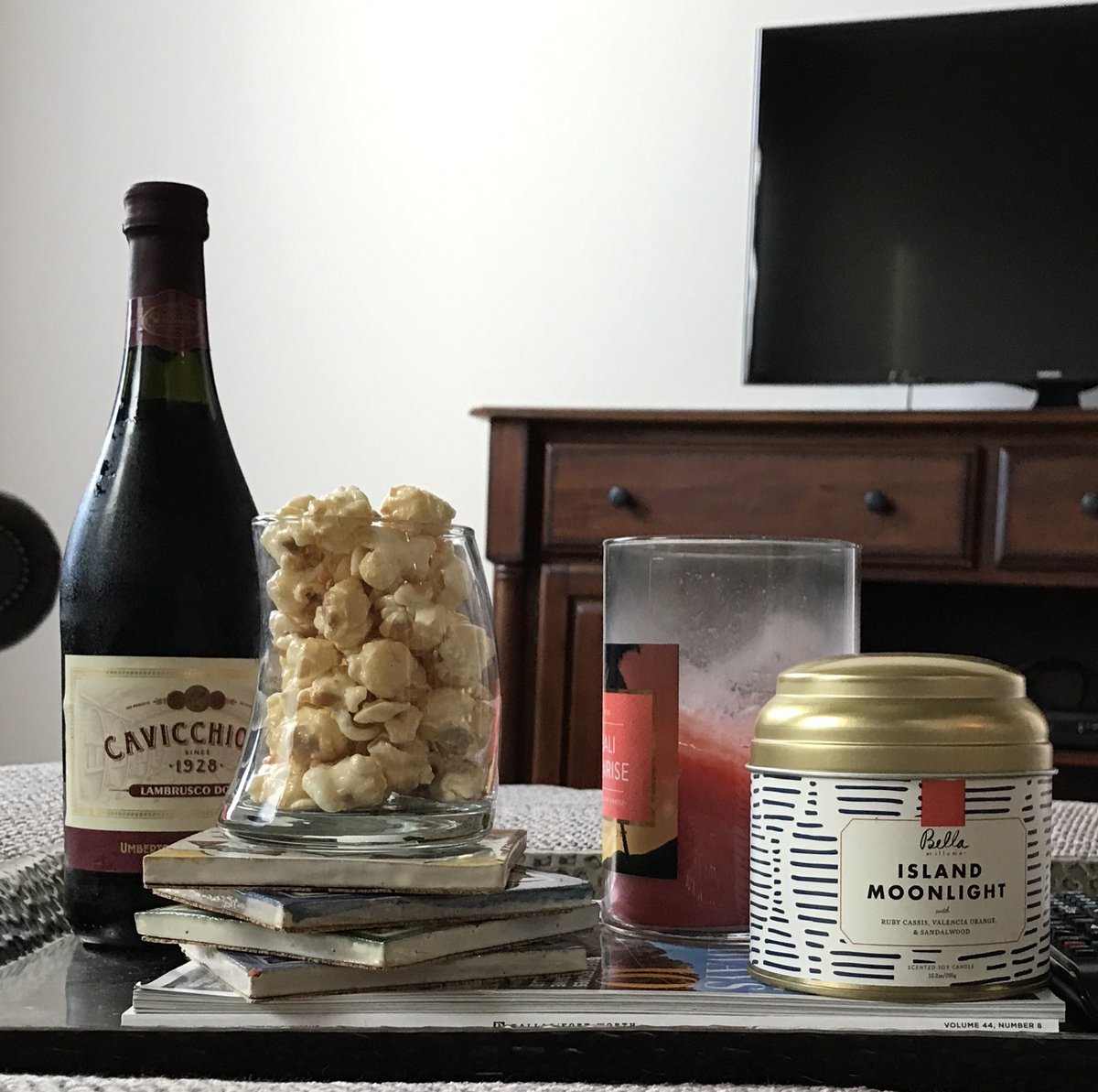 #Winedown with your favorite wine and Cassie's popcorn combo goo.gl/vUcqW6 #WineWednesday