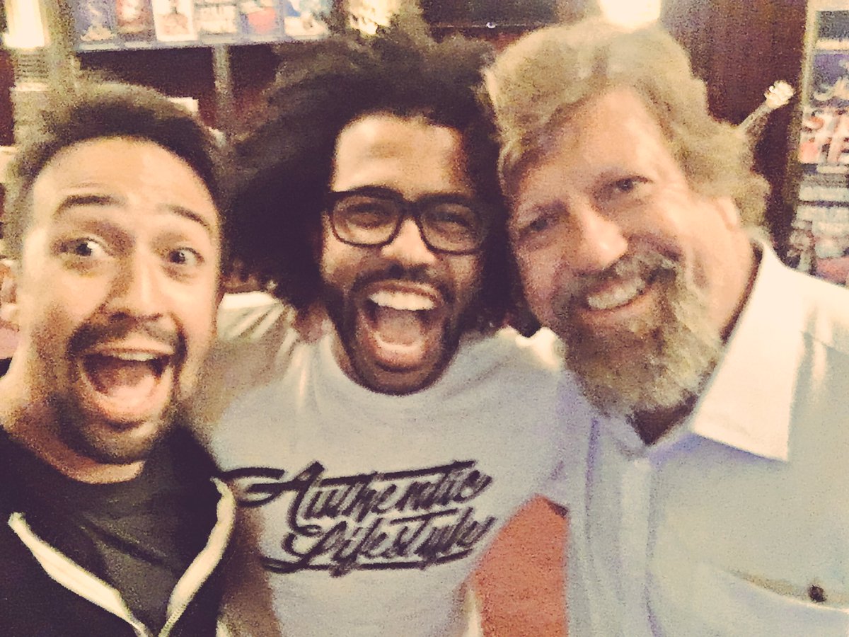 Lin_Manuel's tweet photo. Happy reunions abound! https://t.co/PYNqdx3AGw