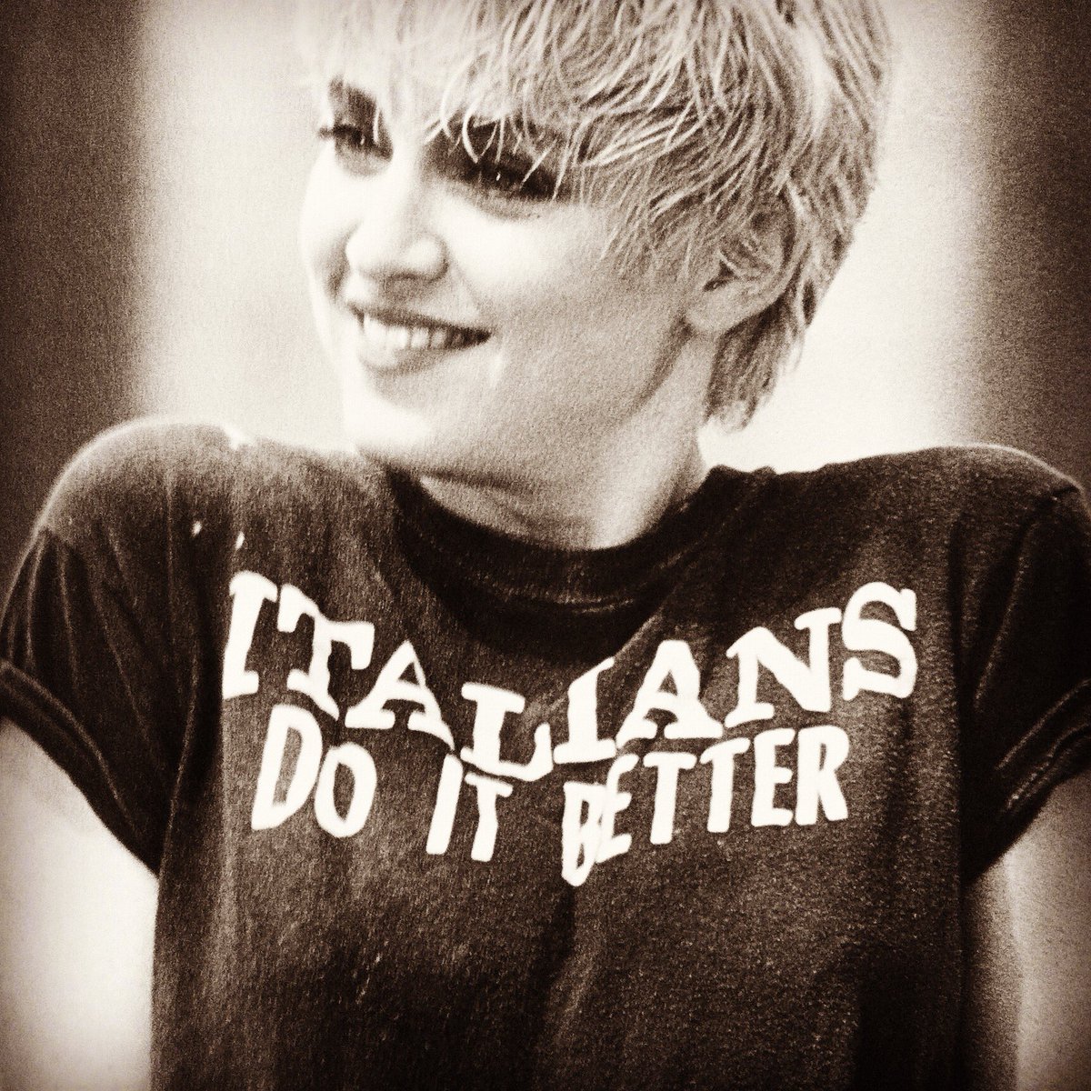 difrancesco's tweet photo. Happy Birthday Madonna Louise Ciccone, Queen of Pop #Madonna #Birthday #QueenOfPop #ItaliansDoItBetter #EpicFashionMoments https://t.co/8upcqj3NNk