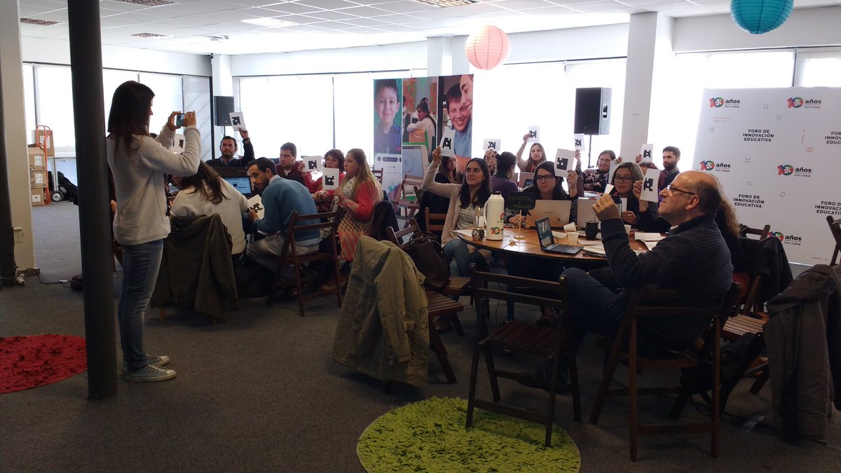 Natacha_2809's tweet photo. Hoy jornada con equipos impulsores de Liceos. Compartimos-trabajamos en equipo y diseñamos actividades. #Aprendertod@s https://t.co/wF9NRhu4uS