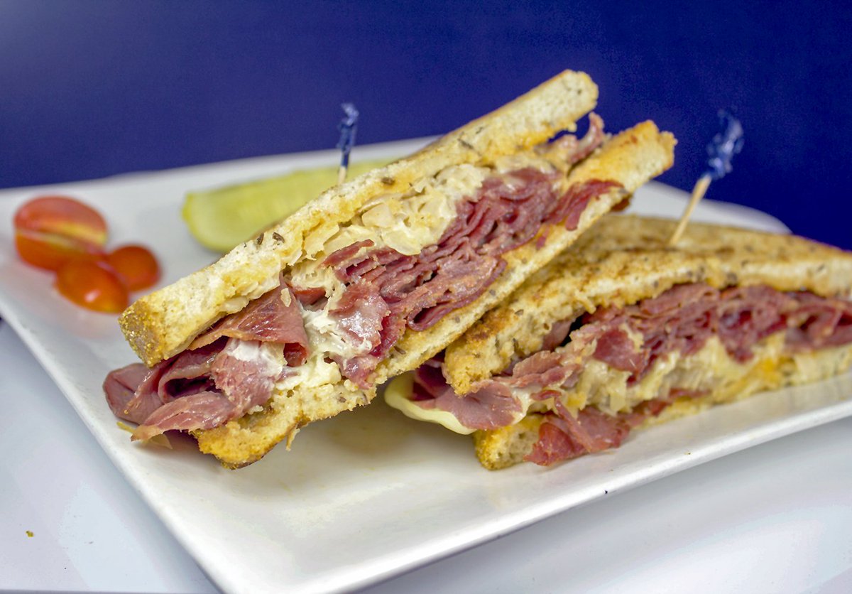 nygardendeli_sd's tweet photo. How about a hot, steaming Pressed #Reuben #Panini?

#SanDiegoEats #DelMarDeli https://t.co/I4OnKviIrv