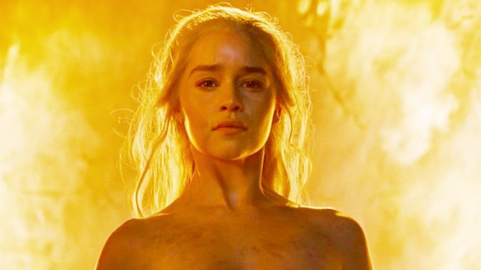 emilliasclarke's tweet photo. a song of ice and fire. https://t.co/vxl5HbVJO7