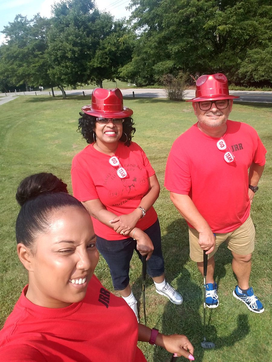 JamesRyderRand1's tweet photo. Putt Putt challenge!  JRR Team building! We are only as strong as our team! #JRRMUSTANGS #JRRLEADERSHIPTEAM https://t.co/ywkLjh10eM