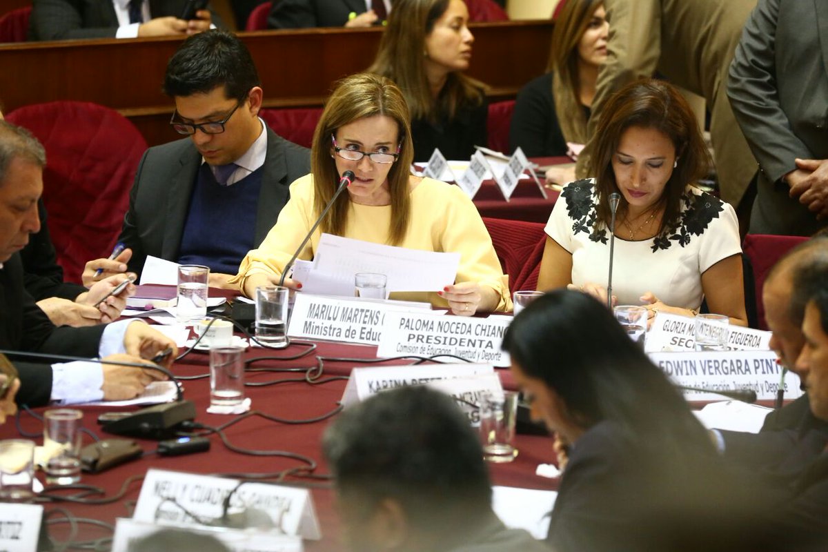congresoperu's tweet photo. [AHORA] Continúa sesión de Com. de Educación, con la presencia de la titular del @MineduPeru, quien expone sobre problemática de docentes. https://t.co/UFtVy9IFrd