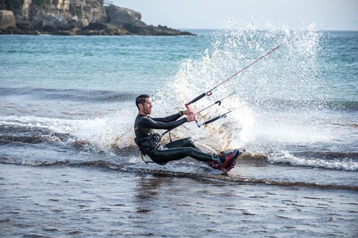 Diegoslingshot's tweet photo. Kitesurf https://t.co/ahPlY6LYCx