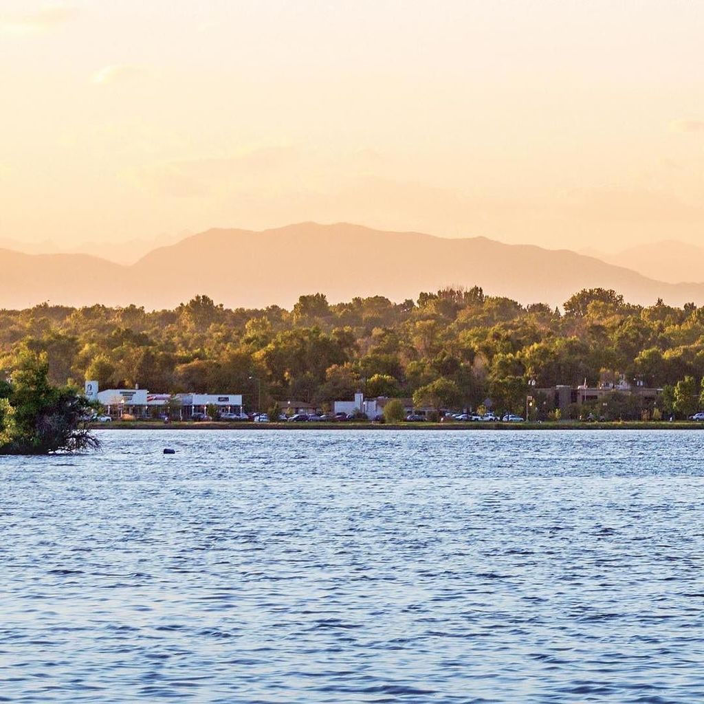 AllDenverLofts's tweet photo. Repost: Lakehouse Residences on 17th "There's nothing quite like early morning serenity at Sloan's Lake."... so tr… https://t.co/mVcEphpfzH https://t.co/UBK89woXQh
