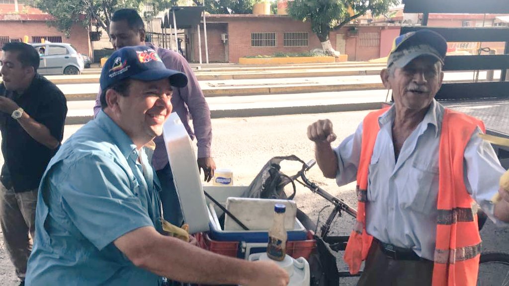 RMarcoTorres's tweet photo. En la cuna de la Revolución se respira infinito amor y compromiso patrio para avanzar en la construcción de nuestra #AraguaPotencia https://t.co/frBMHpOnsF