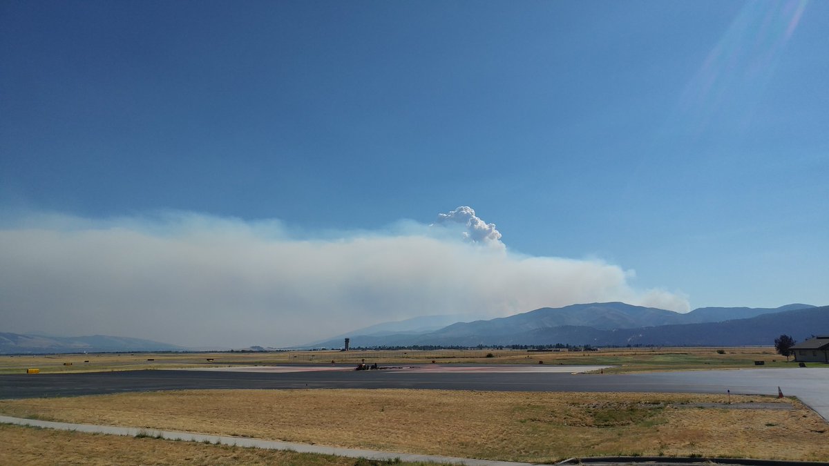 corbydickerson's tweet image. Quite the impressive plume going up on the #LoloPeakFire this afternoon. #PyroCu #MTwx #MTFire