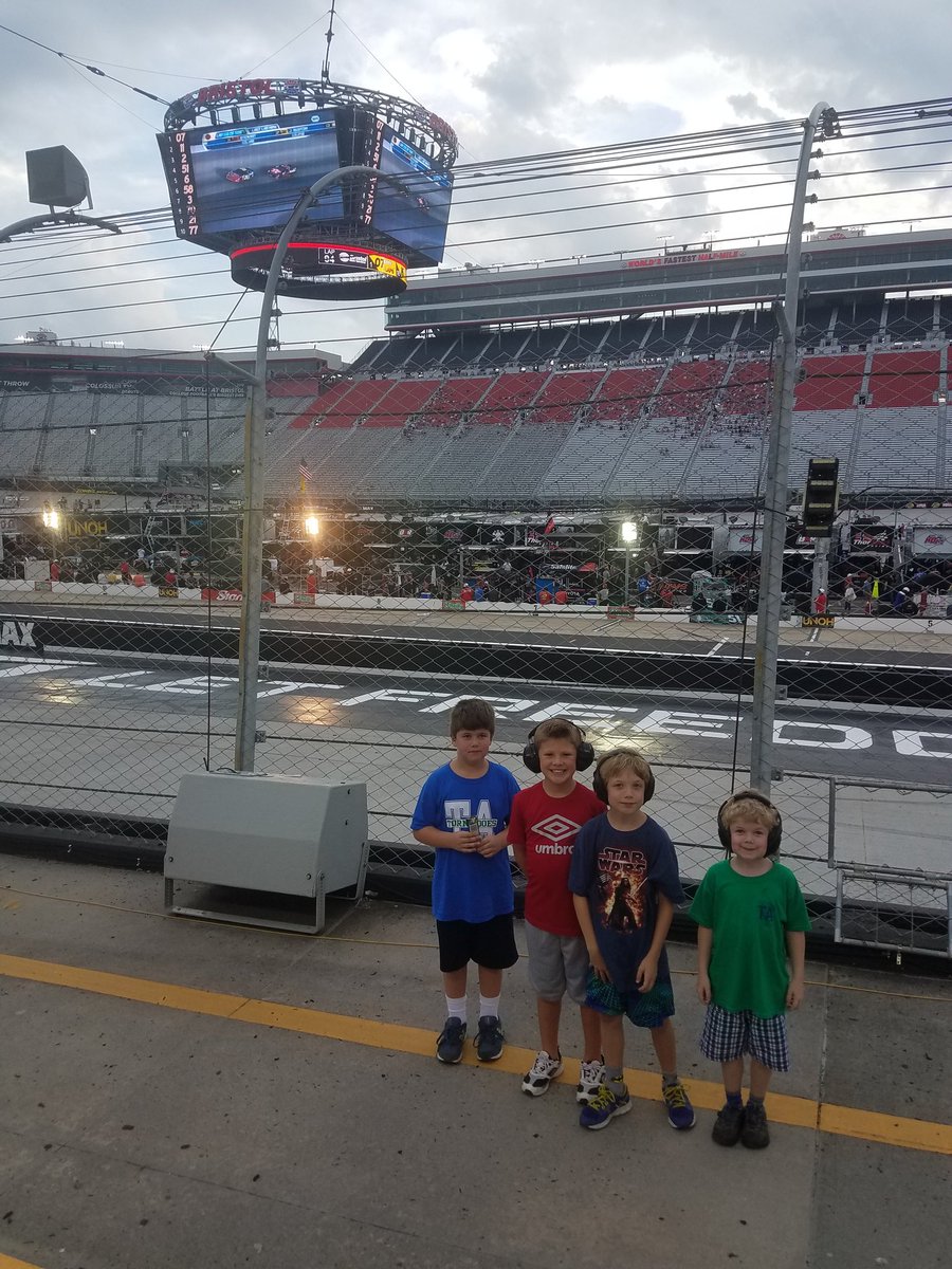 KeithGreer42's tweet photo. It's Bristol baby, thanks UNOH!! https://t.co/r85kOUffjh