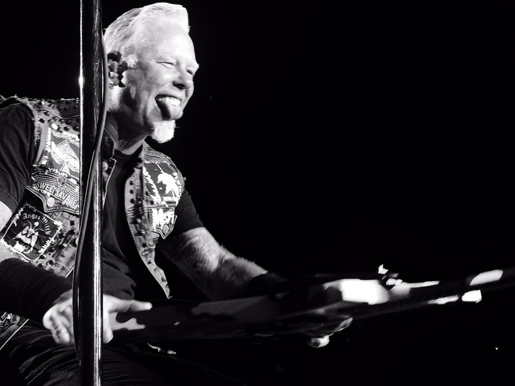 Metallica's tweet photo. Sad? Not true here!!!!
#metallica #worldwired #MetInEdmonton https://t.co/uTk97b5vKE
