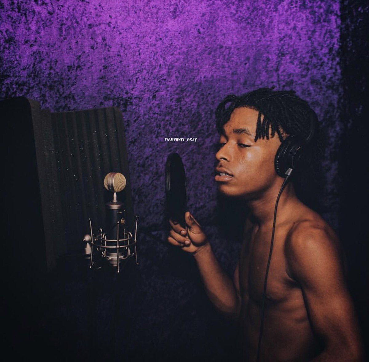 GlassHouseBiggs's tweet photo. #GlassHouseStudios #BOOKTODAY #lilquill #inthebooth https://t.co/xP4J3ezZcw