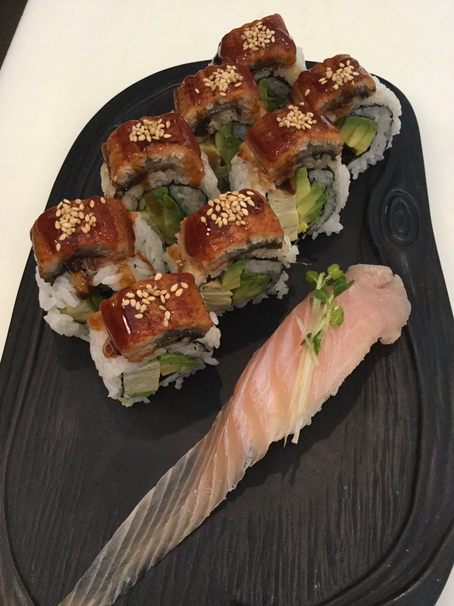 Unagi roll &amp; toro sushi 

Good much! ^^