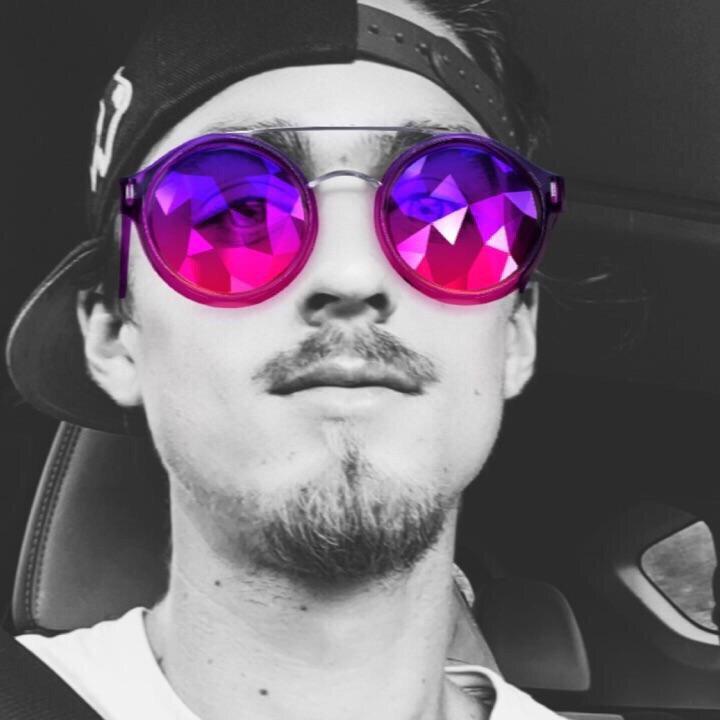 ParametricEQ's tweet photo. 🎲🎲🎲#Liveme 1K🔥B: https://t.co/wZASE3mEXW https://t.co/P9ZdCN0h1z