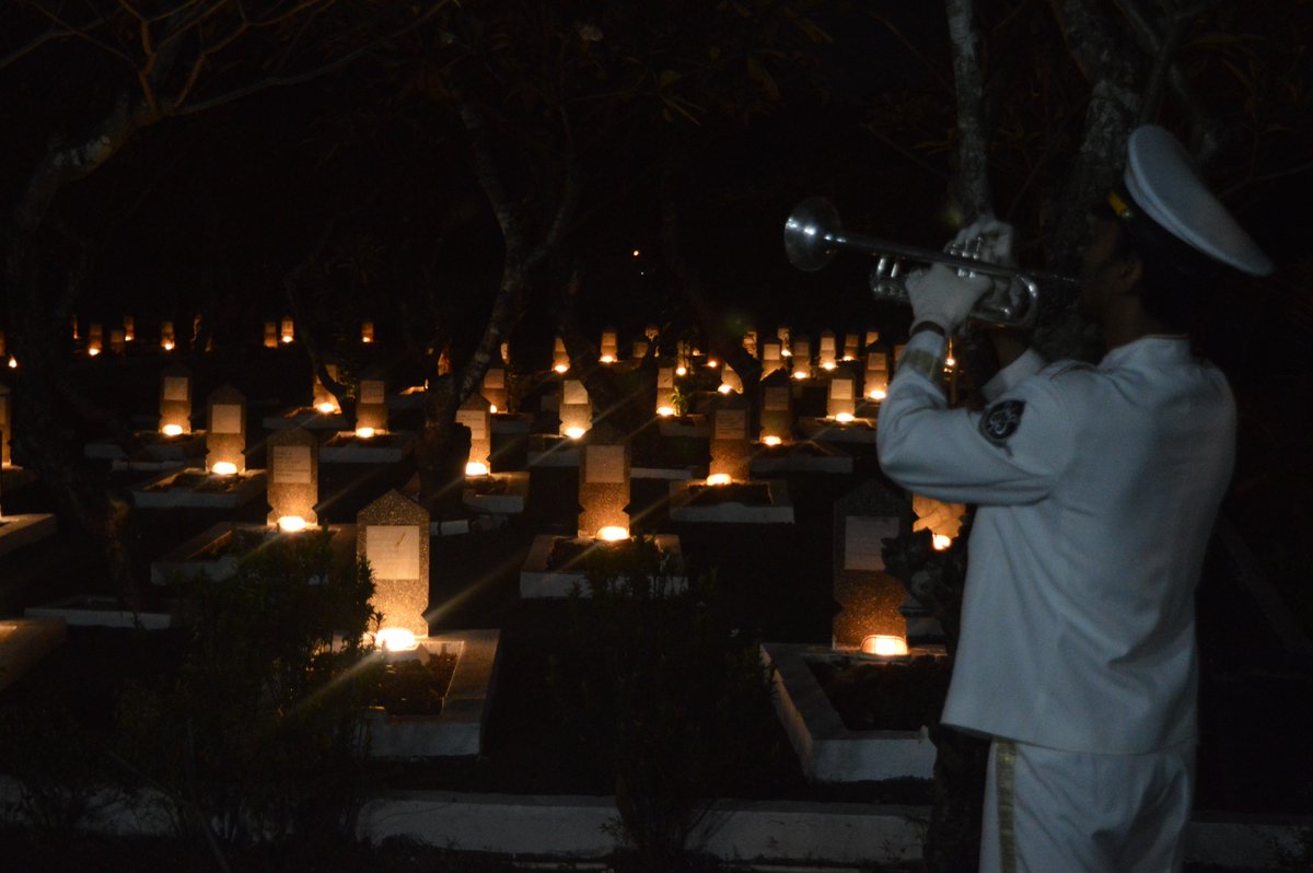 humasbekasikota's tweet photo. Jelang HUT RI Ke 72, Wakil Wali Kota Bekasi @syaikhu_ahmad mengikuti Renungan Suci Tingkat Kota Bekasi, di Makam Pahlawan Bulak Kapal Bekasi https://t.co/dSN64NqCeg